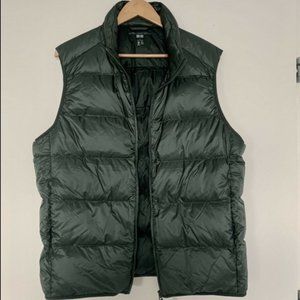UNIQLO Ultra Light Down Vest S - NWOT